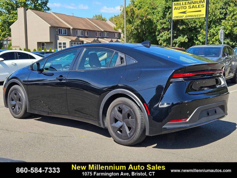 2024 Toyota Prius LE