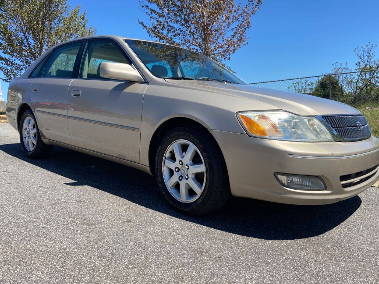 2000 Toyota Avalon for sale at Greenville Luxury Motors in Greenville, SC