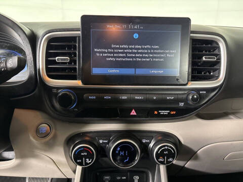 2024 Hyundai Venue SEL