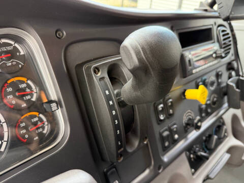 2022 Freightliner M2 106