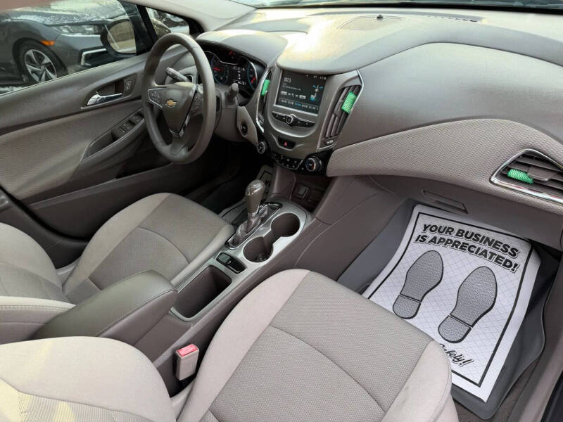 2017 Chevrolet Cruze LT Auto