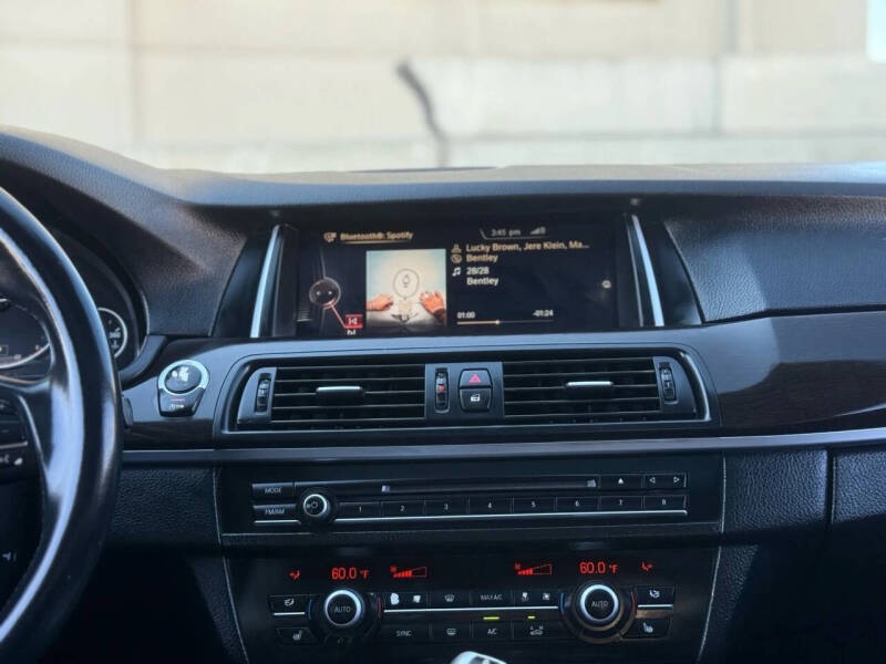 2015 BMW 5 Series 528i