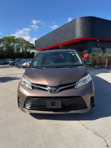 2019 Toyota Sienna LE 8-Passenger