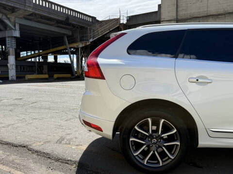 2017 Volvo XC60 T6 Dynamic