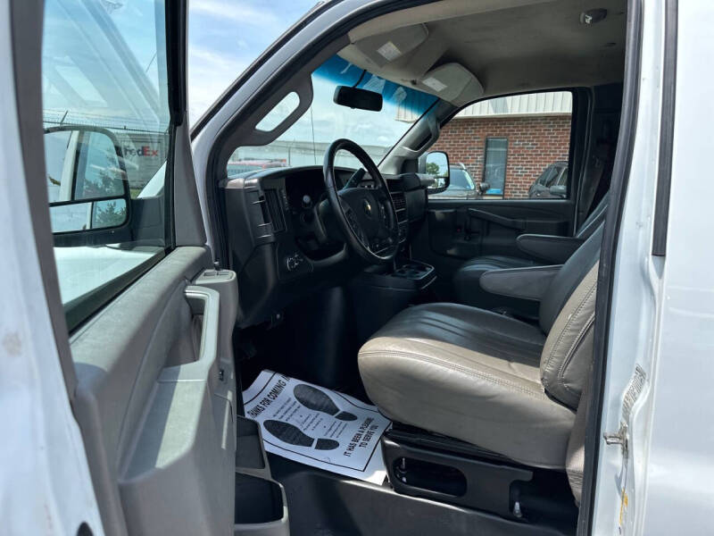2022 Chevrolet Express 2500