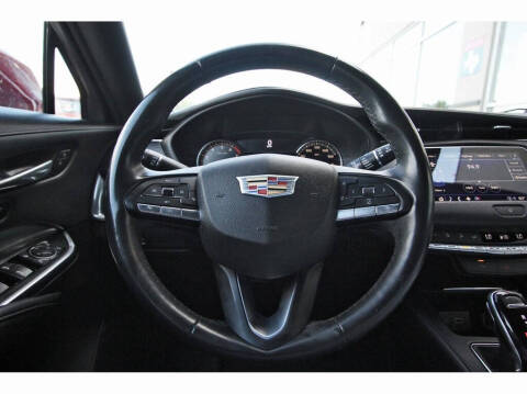 2021 Cadillac XT4 Premium Luxury