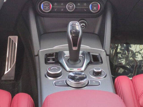 2025 Alfa Romeo Stelvio