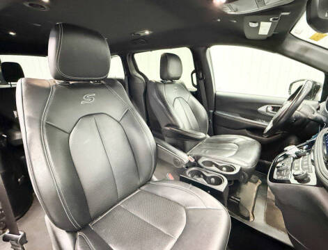 2021 Chrysler Pacifica Touring L