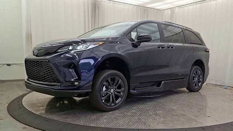 2025 Toyota Sienna XSE 7-Passenger