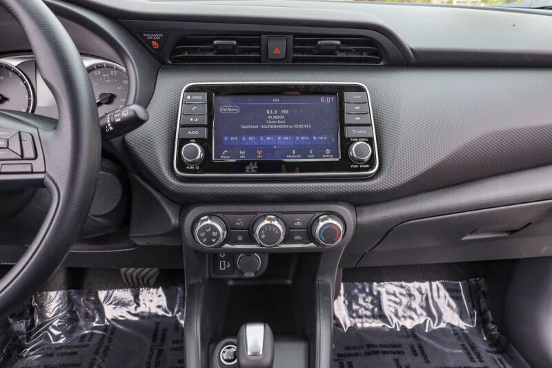 2025 Nissan Kicks Play S