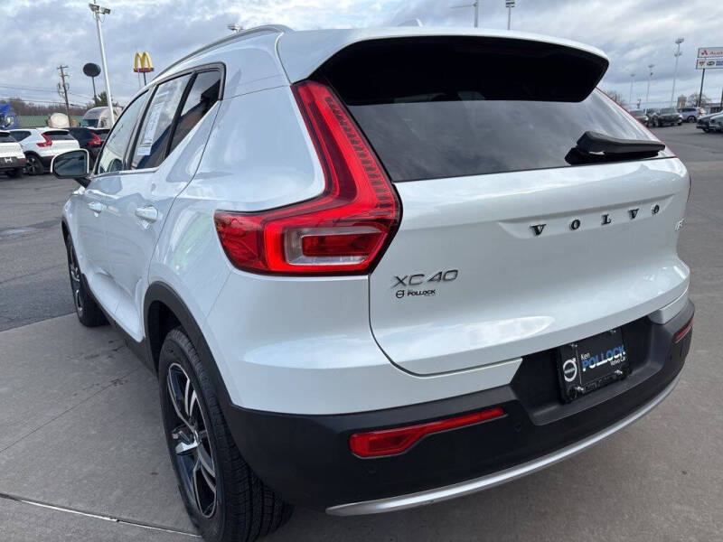 2023 Volvo XC40 B5 Plus Bright Theme