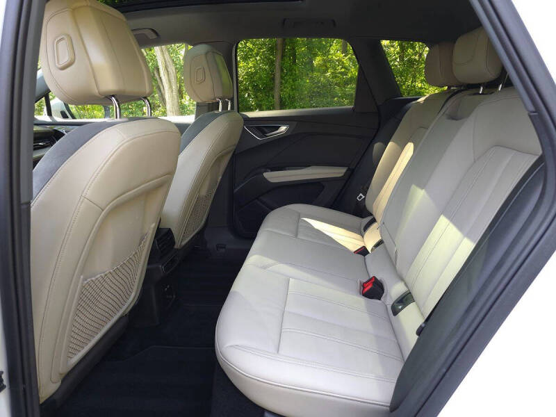 2023 Audi Q4 e-tron quattro Premium 50