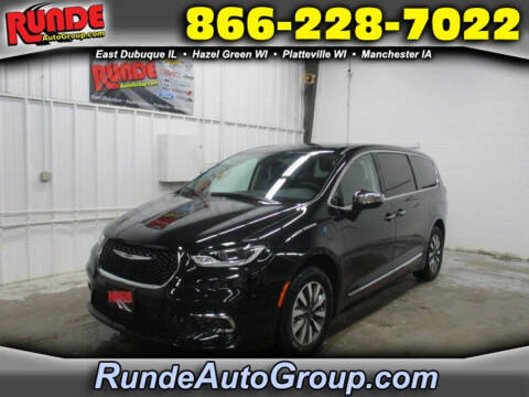 2023 Chrysler Pacifica Plug-In Hybrid for sale at Runde PreDriven in Hazel Green WI