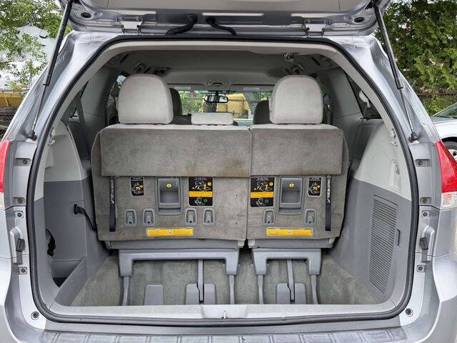 2012 Toyota Sienna
