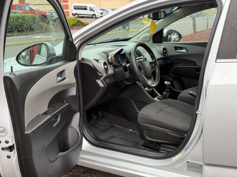 2013 Chevrolet Sonic LT Manual