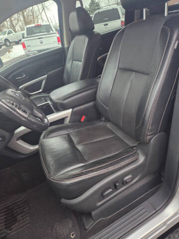 2017 Nissan Titan SV