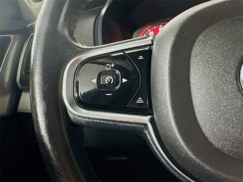 2016 Volvo XC90 T5 Momentum