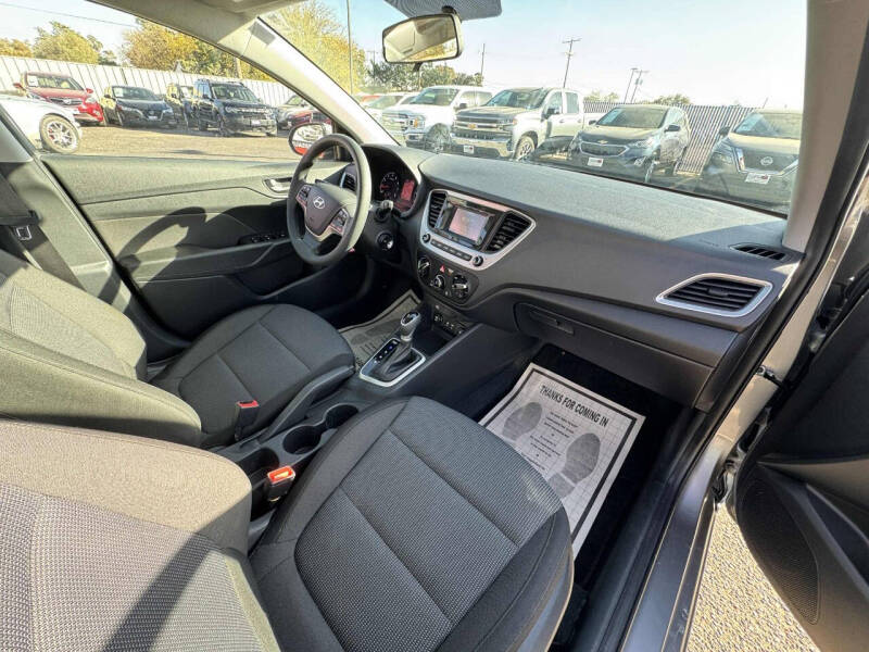 2022 Hyundai Accent SE