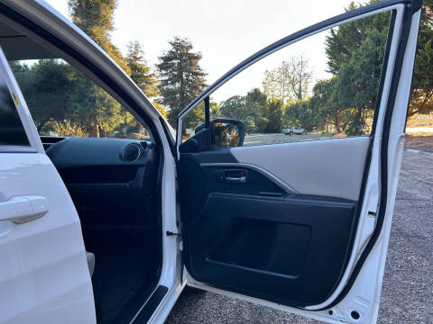 2012 Mazda MAZDA5 Sport