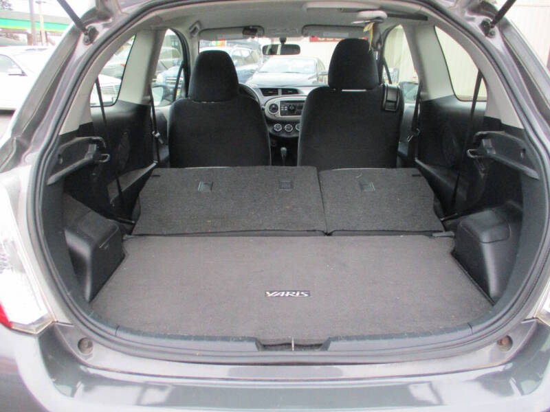 2012 Toyota Yaris 3-Door LE