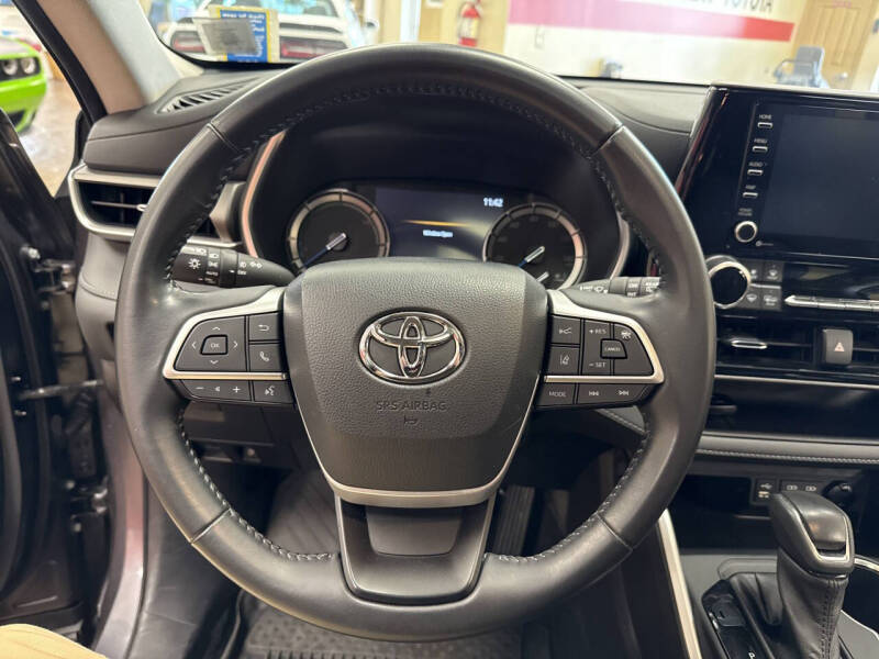 2022 Toyota Highlander Hybrid XLE