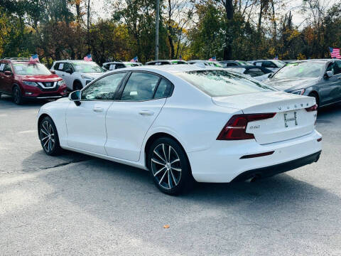 2021 Volvo S60 T6 Momentum