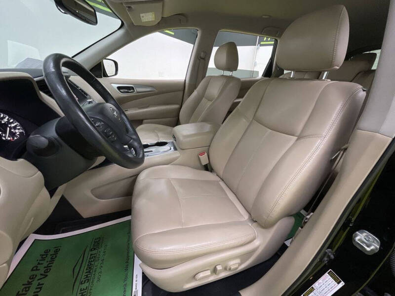 2019 Nissan Pathfinder SL