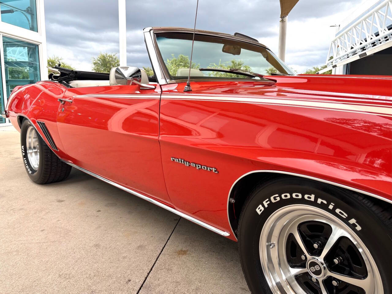 1969 Chevrolet Camaro 19