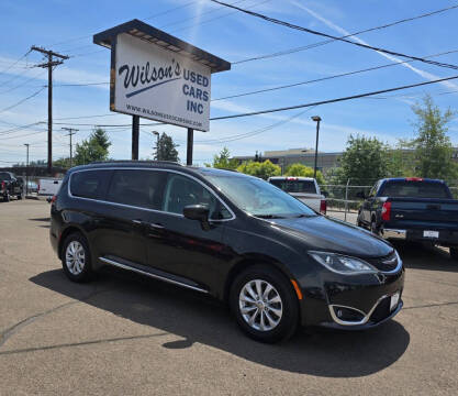 2017 Chrysler Pacifica Touring-L