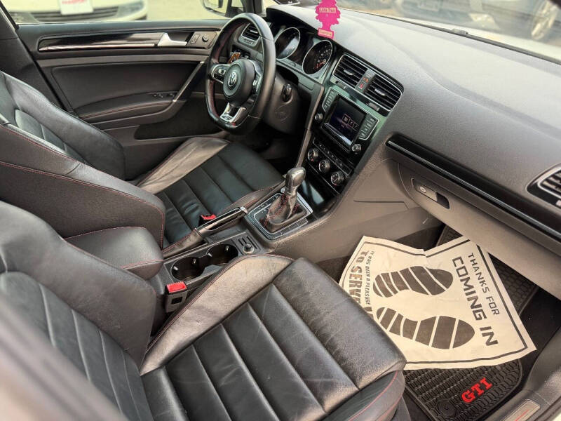 2015 Volkswagen Golf GTI SE