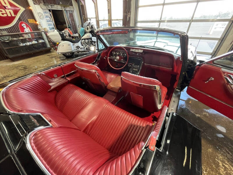 1965 Ford Thunderbird