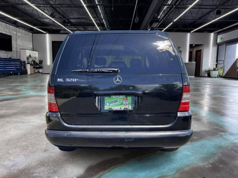 2000 Mercedes-Benz M-Class ML 320