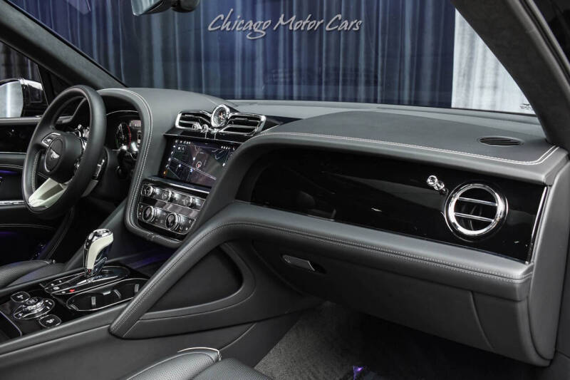 2023 Bentley Bentayga Hybrid