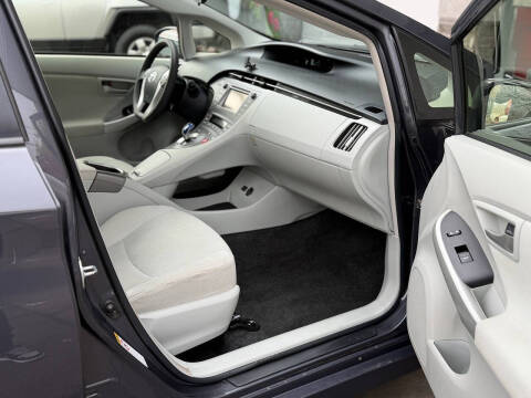 2012 Toyota Prius Two