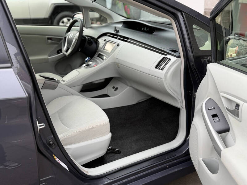 2012 Toyota Prius Two