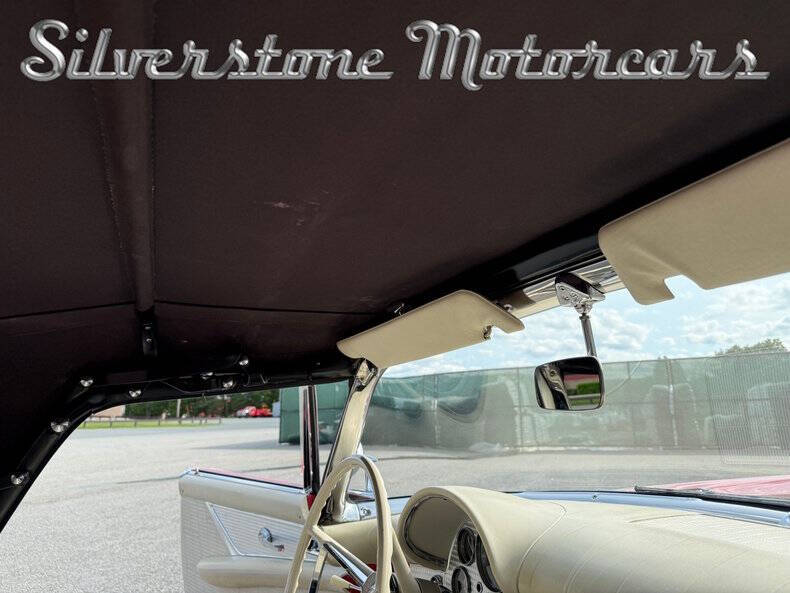 1957 Ford Thunderbird