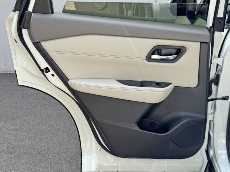 2025 Nissan Rogue SL