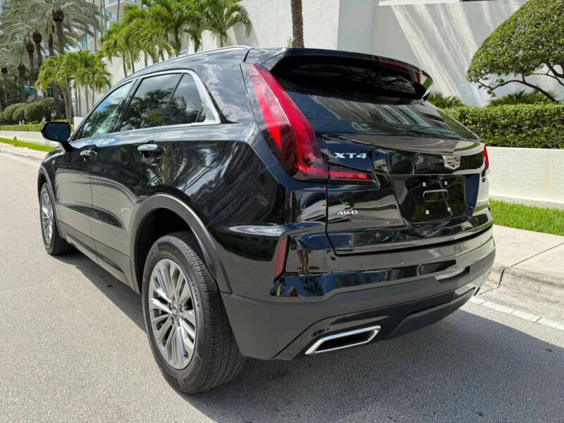 2024 Cadillac XT4 Premium Luxury