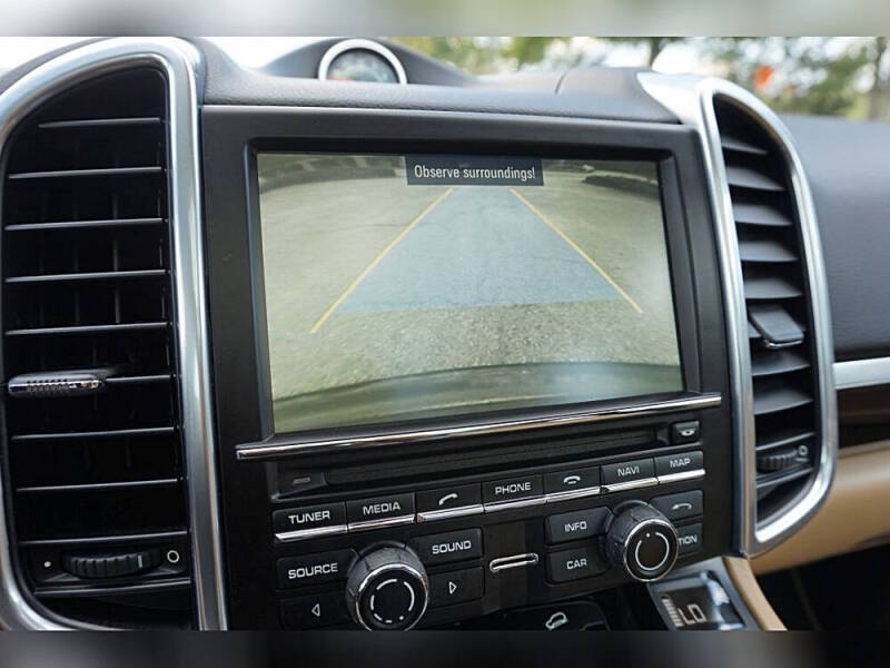 2014 Porsche Cayenne Platinum