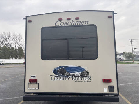 2015 Coachmen RV Freedom Express  298 Reds