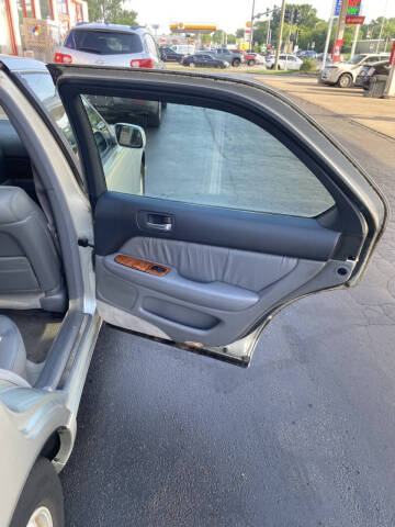 2000 Lexus LS 400