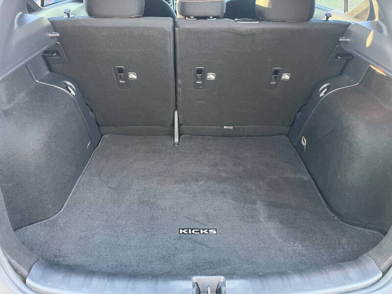 2018 Nissan Kicks SR