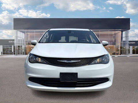 2020 Chrysler Voyager L