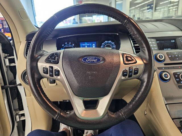 2017 Ford Taurus SEL