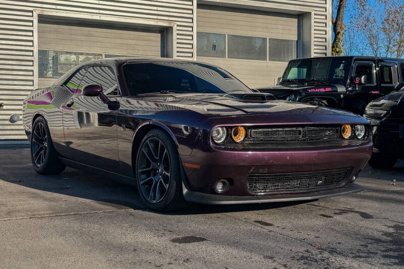2022 Dodge Challenger R/T's photo