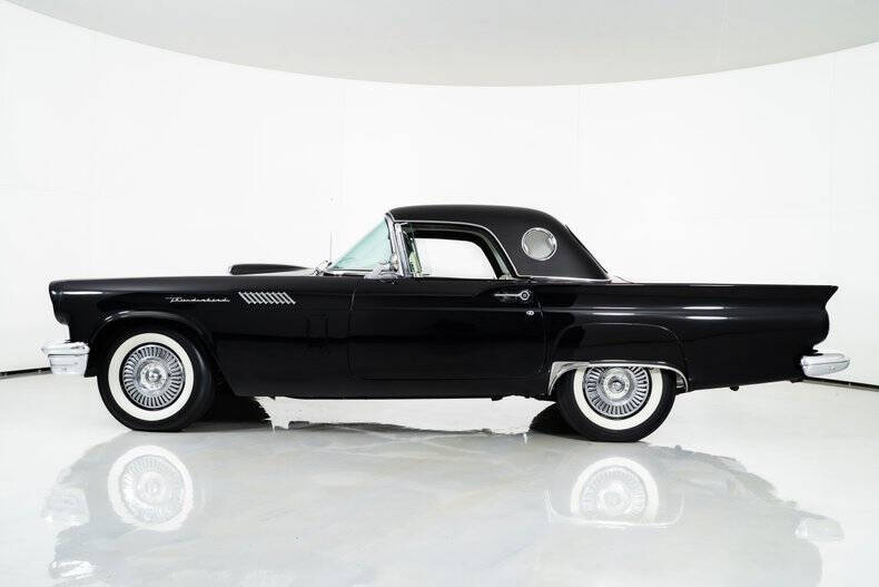 1957 Ford Thunderbird