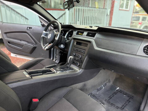 2014 Ford Mustang V6