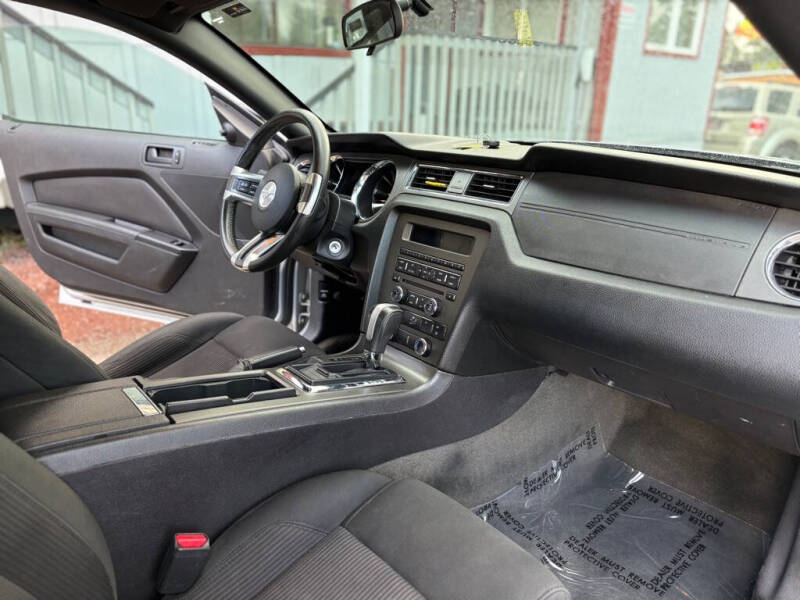 2014 Ford Mustang V6