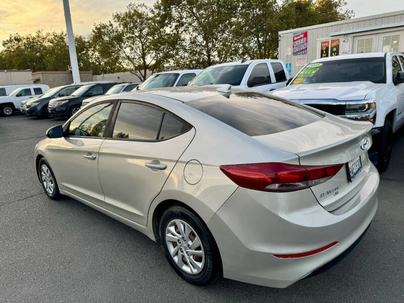 2017 Hyundai Elantra SE
