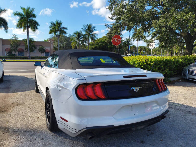 2022 Ford Mustang EcoBoost Premium